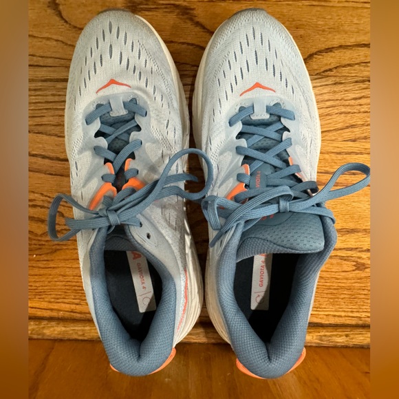 Women’s HOKA Shoes Size 8.5B - Picture 2 of 5